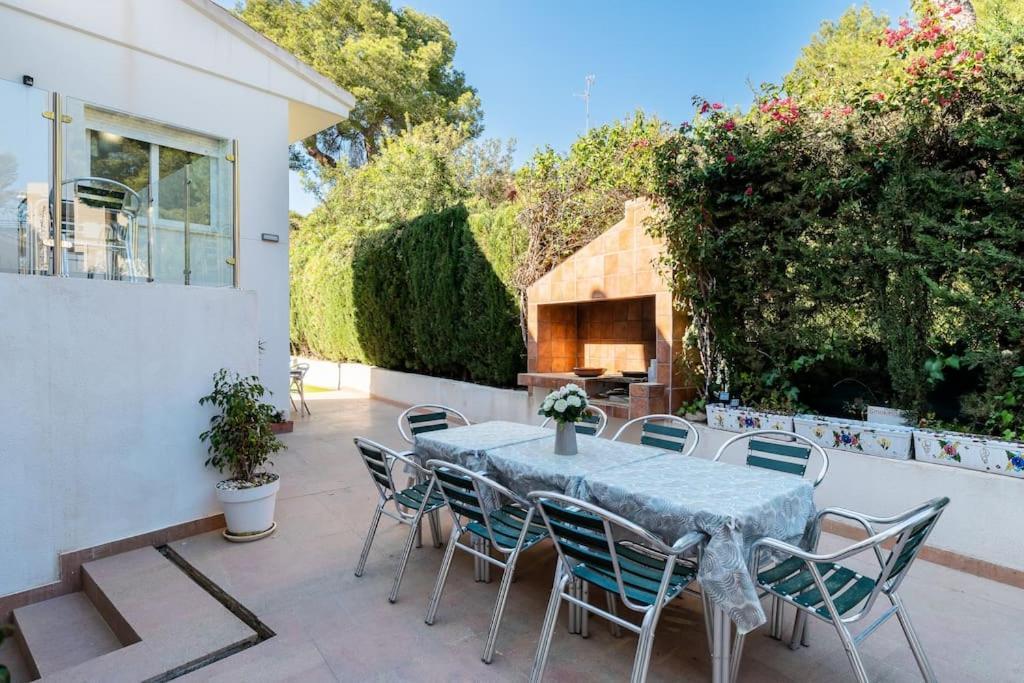 Entire Large Villa Next To Award-Winning Beach Campoamor Esterno foto